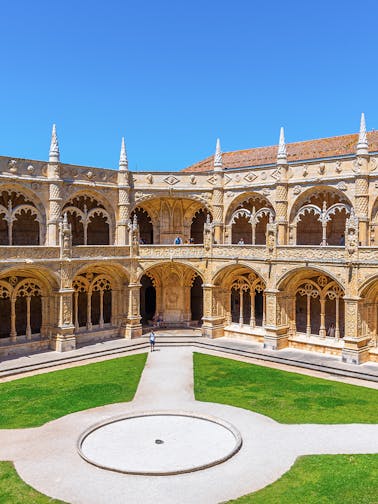 Tour to Monastery of Jerónimos